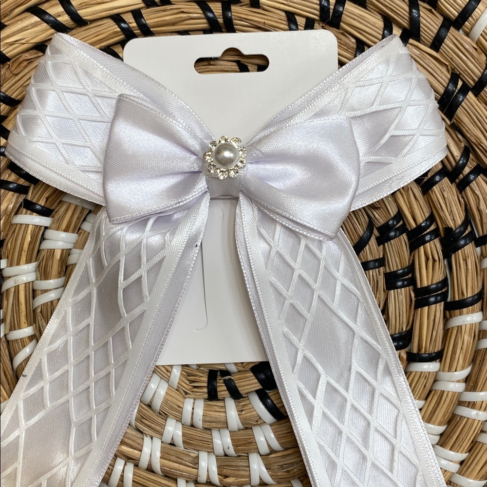 Elegant White Satin Bow Hair Bow with Pearl Accent - Picture 3 of 4